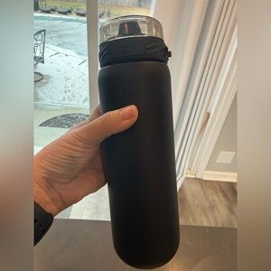 Ello Black Insulated Bottle